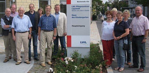 Die Mitglieder der CDU-Fraktion Geseke besuchten das neue Pflegeheim in der Bachstraße.