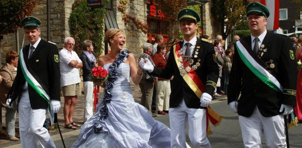 Das neue Kreiskönigspaar: Olaf und Ellen Engels aus Verlar. Foto: Laame