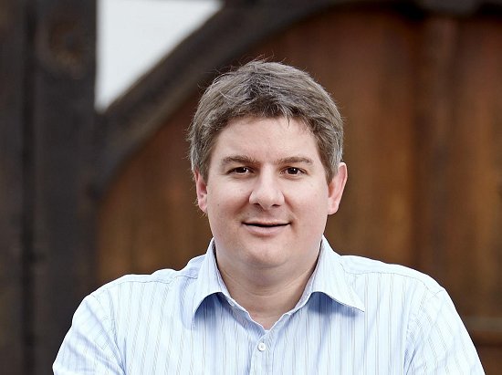 Dr. Remco van der Velden (39) kandidiert für die CDU mit Unterstützung durch die FDP und BG. Er kandidiert zum ersten Mal.
