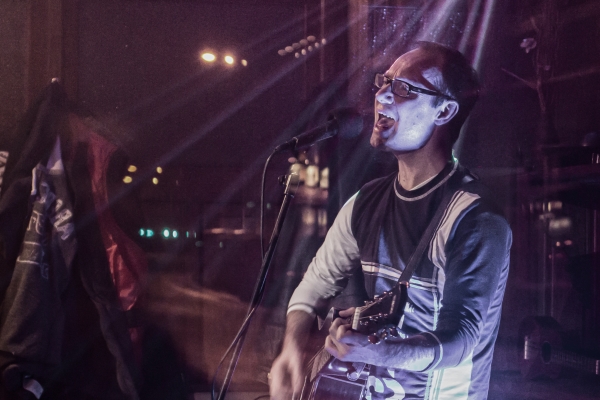 "Eine Nacht mit Hendrik Laxa" unter diesem Motto rockt Hendrik Laxa die Bühne in der Gössellounge an der Mühlenstraße.