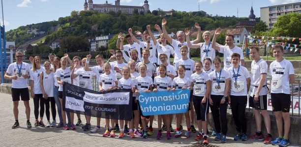 Die diesjährige Lauf AG Exkursion des Gymnasiums Antonianum führte die jungen Ausdauersportler der Hellwegstadt ins Frankenland, um an der Laufveranstaltung in Würzburg teilzunehmen.