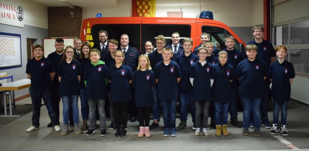 Neun Jugendliche in den aktiven Dienst aufgenommen. Foto: Senger