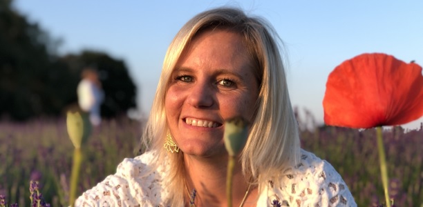 ANNIKA DRANSFELD – ANNIKAS TEEZAUBER TEE-CAFÉ (Paderborn) im LAVENDELFELD ERLEBNISGÄRTNEREI ANDREAS BEINE (Salzkotten). Foto: Te+Te Werbeagentur