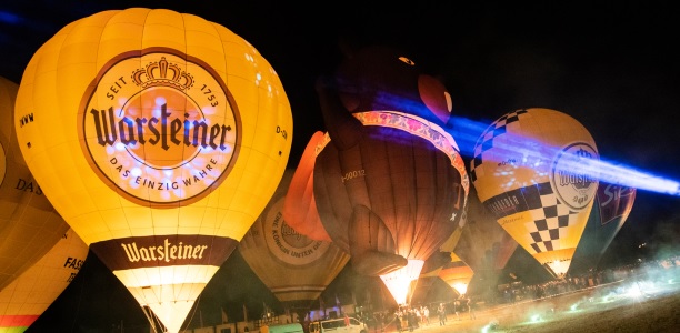 29. Warsteiner Internationale Montgolfiade endet mit Night-Glow und Höhenfeuerwerk