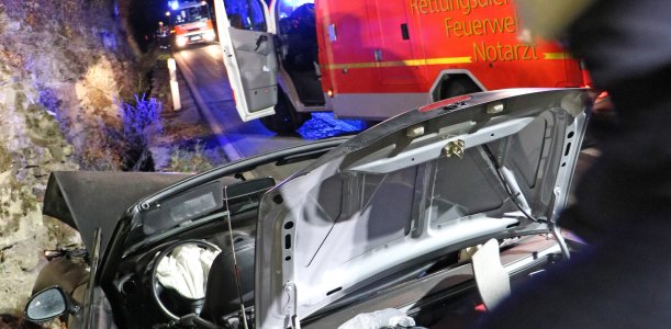 Schwerer Verkehrsunfall in Eringerfeld. Foto: Feuerwehr Geseke / Michael Voß